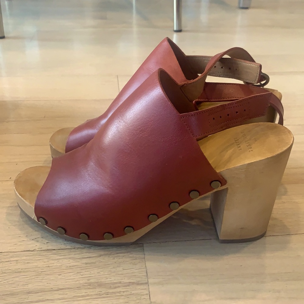 Sezane Dakota Size 39 Clogs with Box